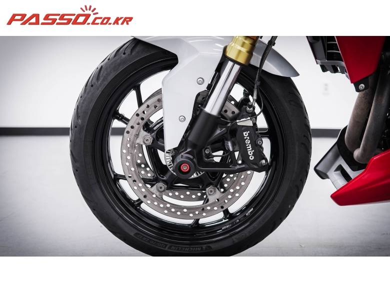 BMW F900R