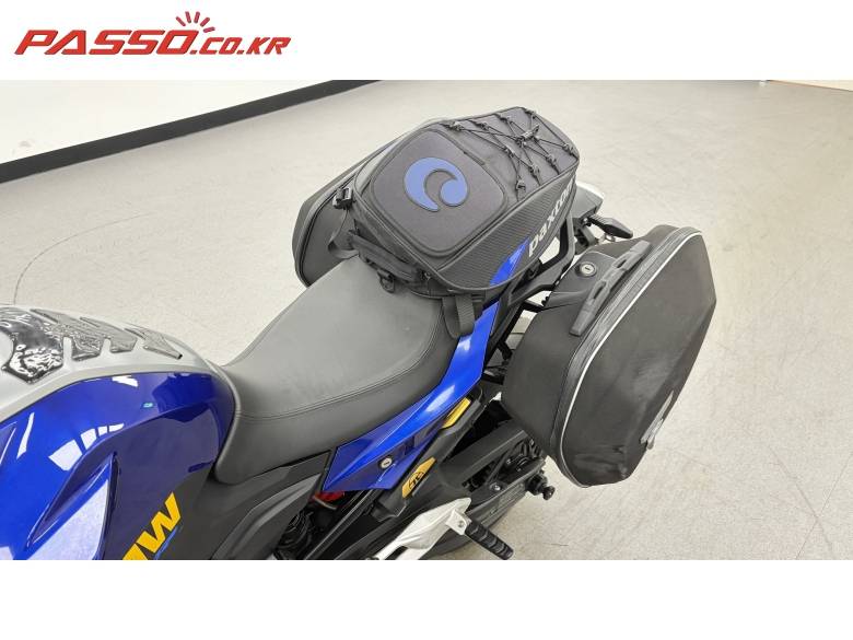 BMW F900R