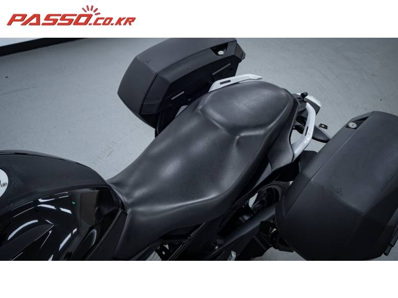 BMW G310R