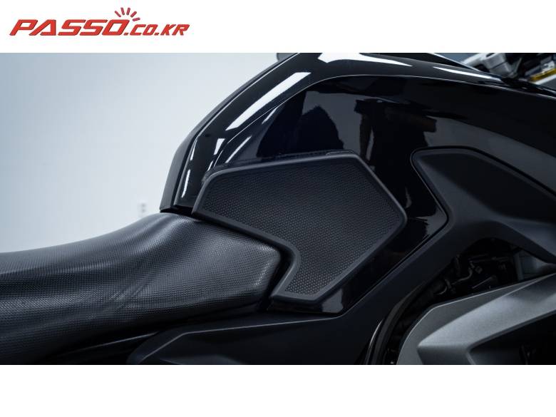 BMW G310R