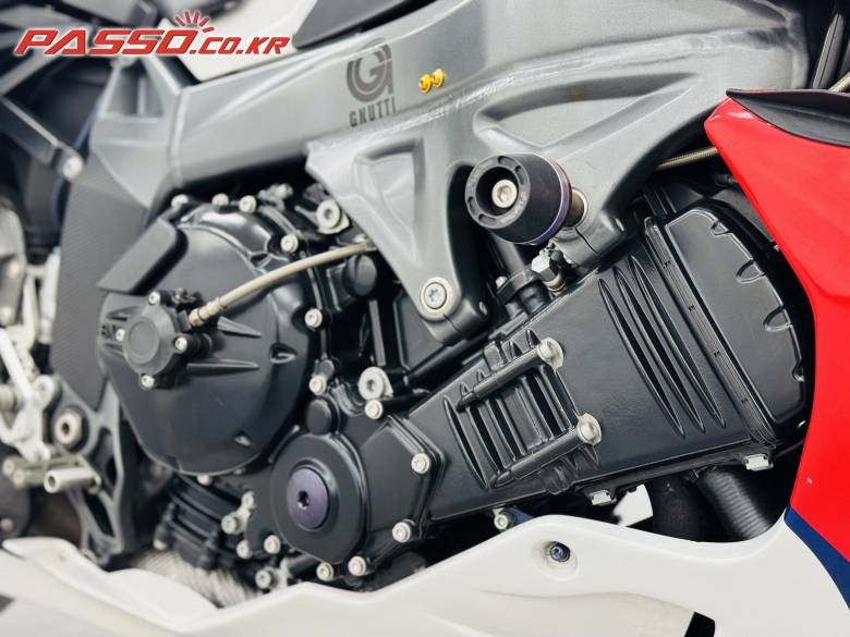 BMW K1300 R