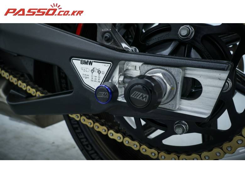 BMW M1000R 컴페티션