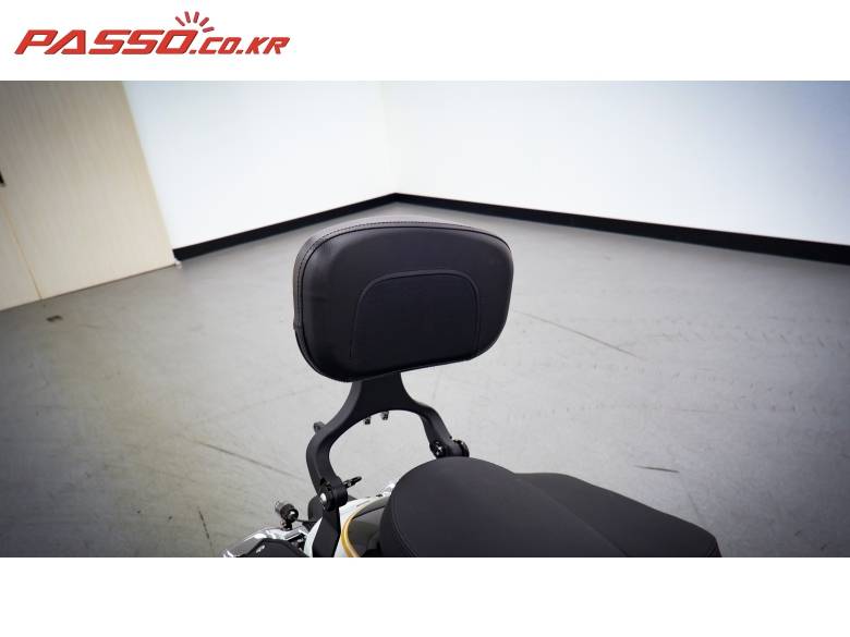BMW R18 클래식 719 에디션