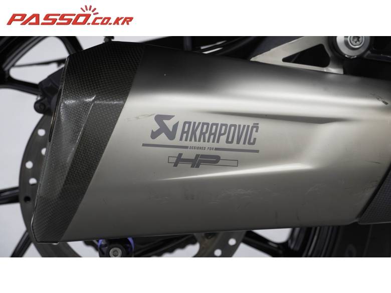 BMW S1000XR