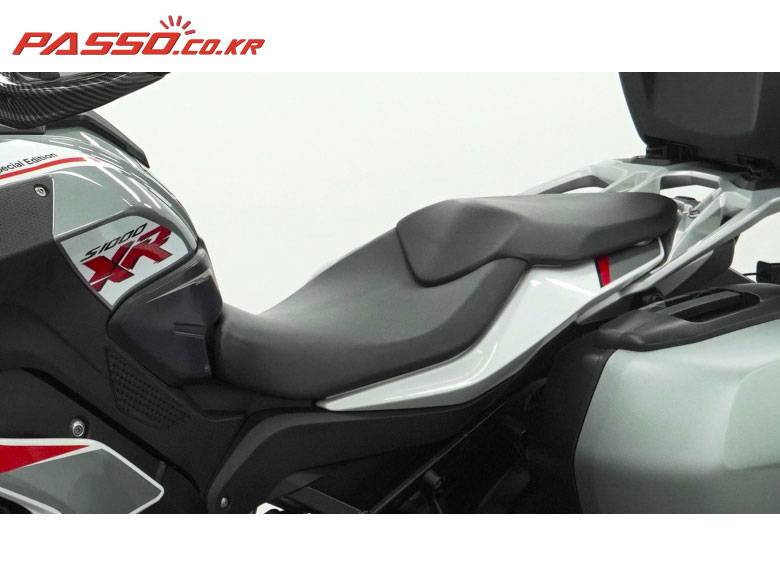 BMW S1000XR