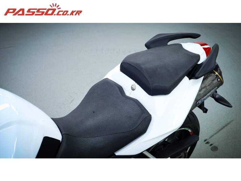 베넬리 TNT 600i