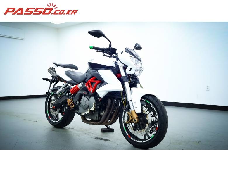 베넬리 TNT 600i