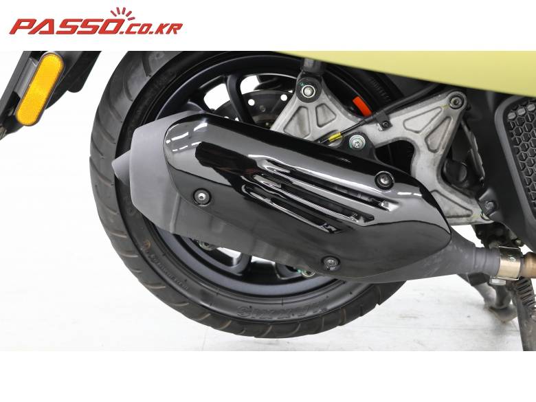 베스파 GTS125 슈퍼 스포츠 ABS