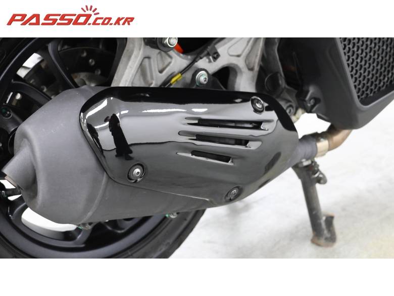 베스파 GTS125 슈퍼 스포츠 ABS