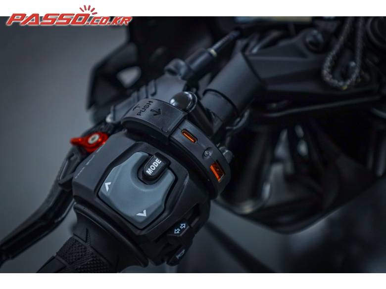 스즈키 GSX - 8 R
