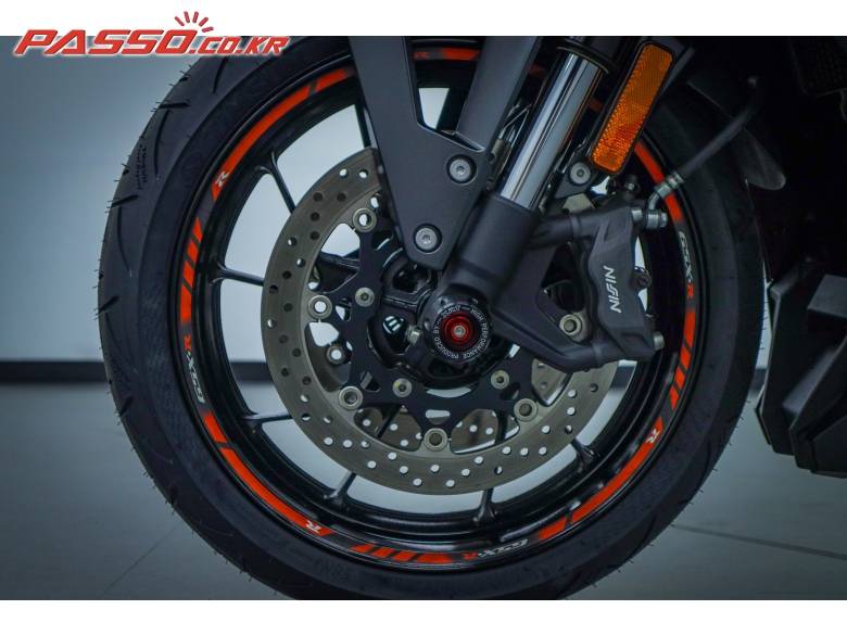 스즈키 GSX - 8 R