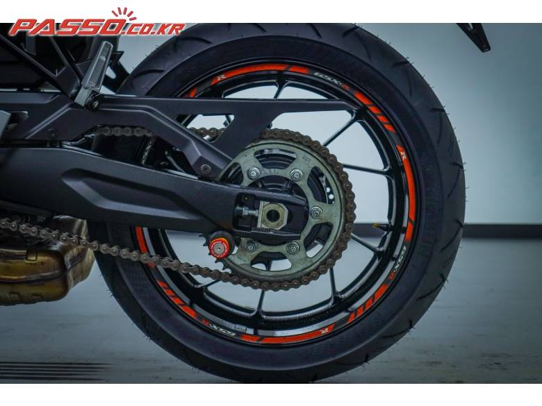 스즈키 GSX - 8 R